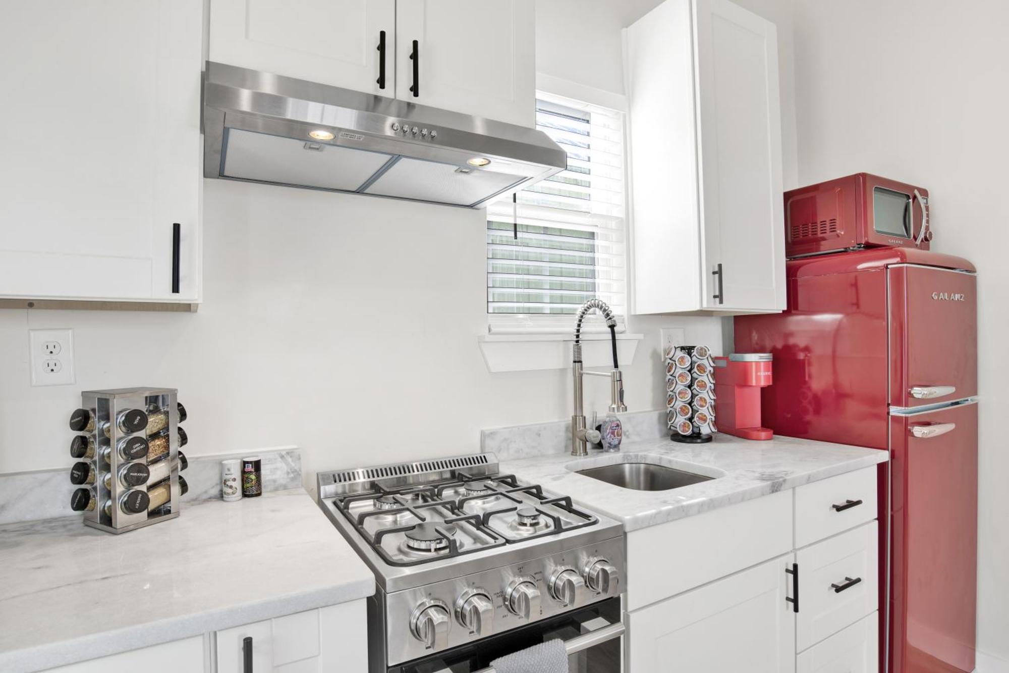 Brand New In Downtown Mobile! Walking-distance To Heart Of Downtown! Holiday home Mobile