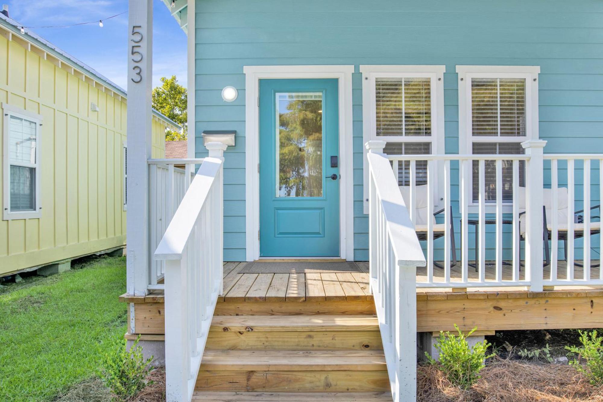 Brand New In Downtown Mobile! Walking-distance To Heart Of Downtown! Holiday home Mobile